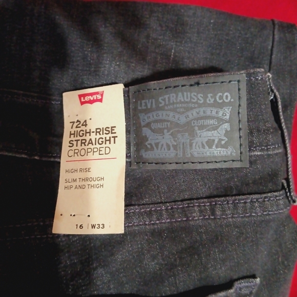 Levis 724 High Rise Straight Cropped Distressed Black Jeans, Size 16 - Picture 2 of 11